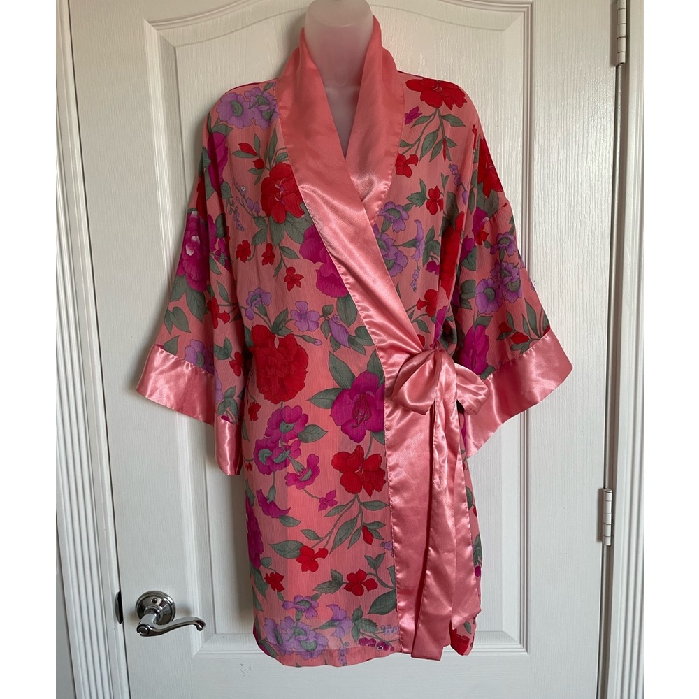 Victoria Secret Vintage Pink Floral Kimono Bath Robe One Size